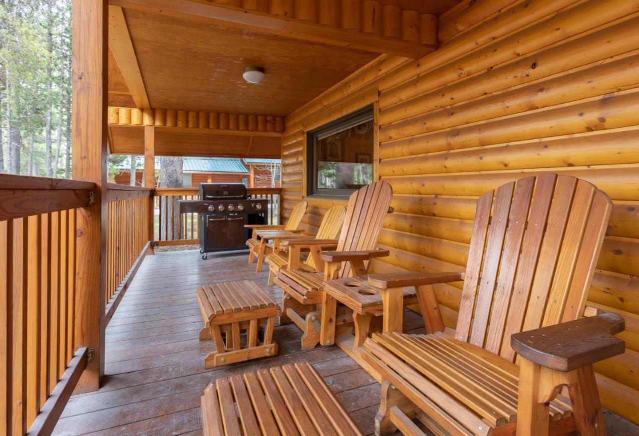 Remington Reload By Kabino Hot Tub Firepit Roku Big Yard Driveway Grill Wifi Trails Holiday home Island Park