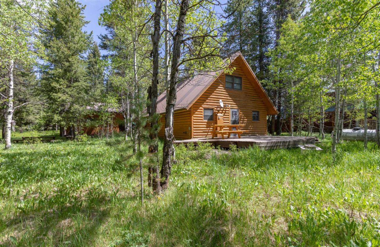 Holiday home Remington Reload By Kabino Hot Tub Firepit Roku Big Yard Driveway Grill Wifi Trails Island Park