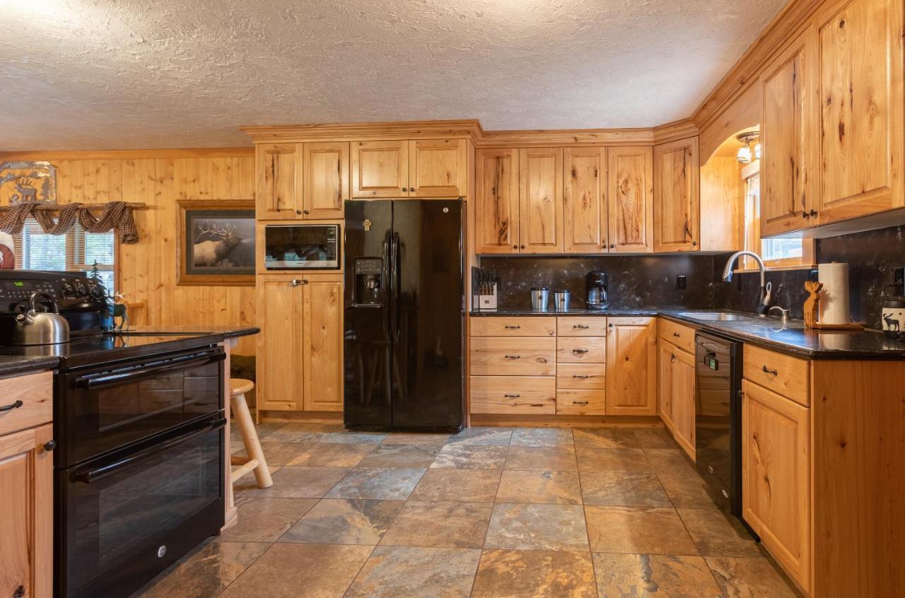 Remington Reload By Kabino Hot Tub Firepit Roku Big Yard Driveway Grill Wifi Trails Island Park